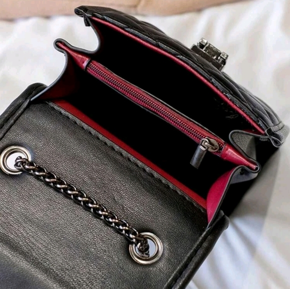 Quilted Crossbody Purse - Picture 3 of 6